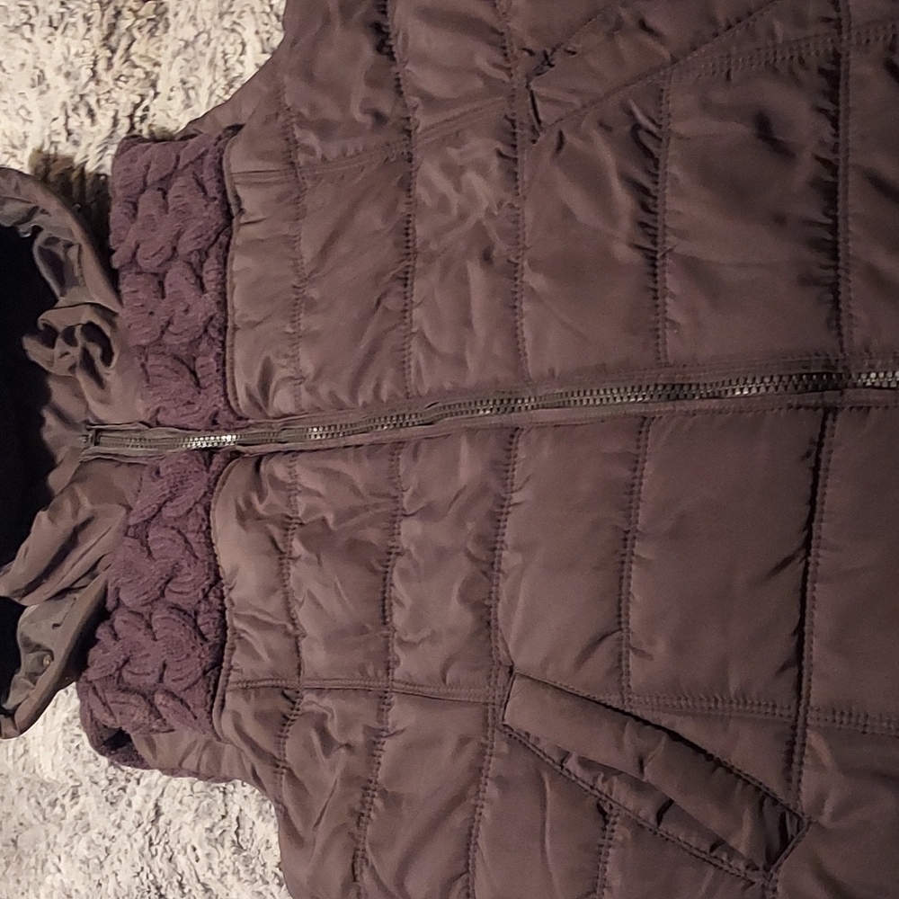 Grey aeropostale hooded down ,  vest sweater detail, side pockets.